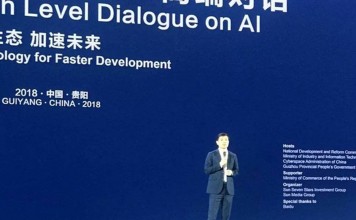 李彦宏“简单搜索”承诺永远不放广告,一本正经讲笑话?