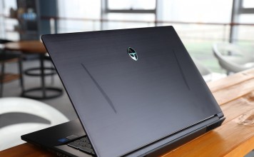 【零镜评测】采用可更换台式机CPU,雷神911GTS值得买吗?