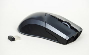 边充边用很轻松,雷神ML701无线鼠标体验!